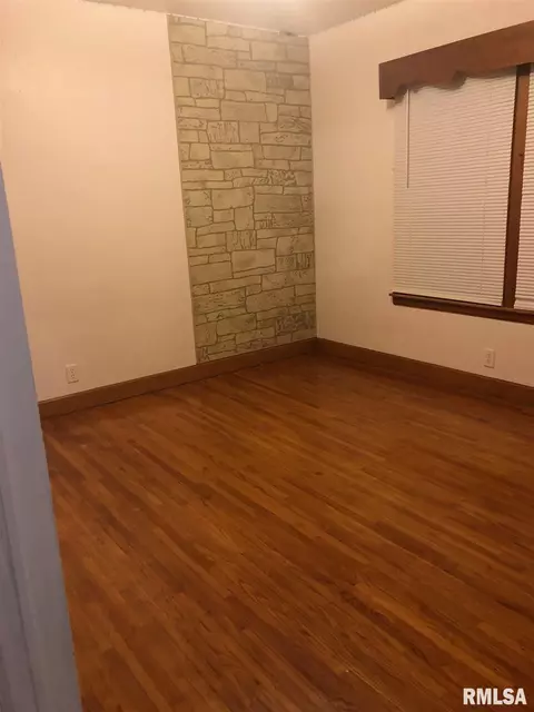 404 E Washington St, Cuba, IL 61427 photo 7