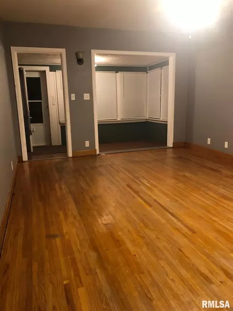 404 E Washington St, Cuba, IL 61427 photo 9