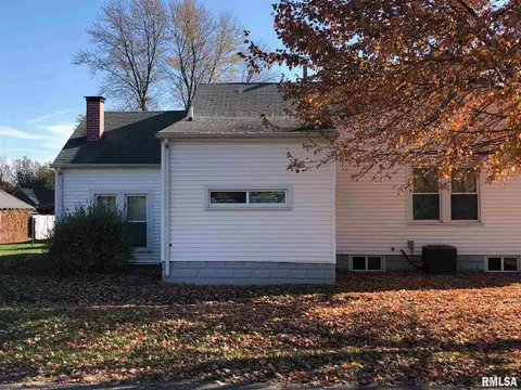 404 E Washington St, Cuba, IL 61427 photo 3