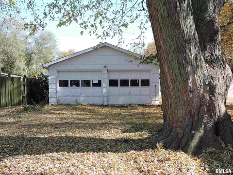 1135 Maple Ave, Macomb, IL 61455 photo 27