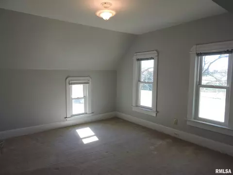 1135 Maple Ave, Macomb, IL 61455 photo 23