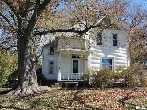 1135 Maple Ave, Macomb, IL 61455 photo 1
