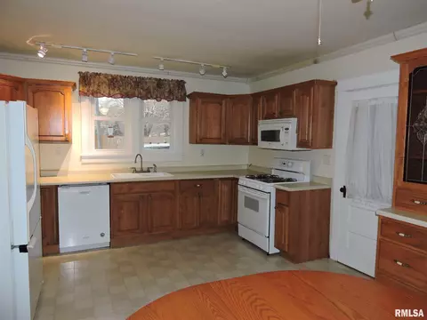 1135 Maple Ave, Macomb, IL 61455 photo 13