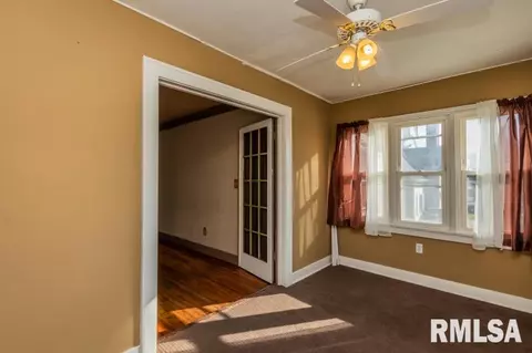 1202 S 7th St, Pekin, IL 61554 photo 6