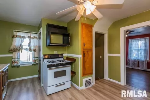 1202 S 7th St, Pekin, IL 61554 photo 12
