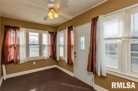1202 S 7th St, Pekin, IL 61554 photo 4