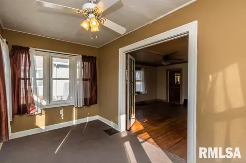 1202 S 7th St, Pekin, IL 61554 photo 7