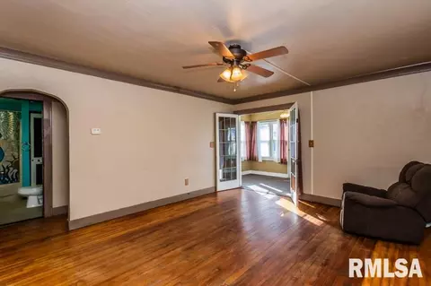 1202 S 7th St, Pekin, IL 61554 photo 10