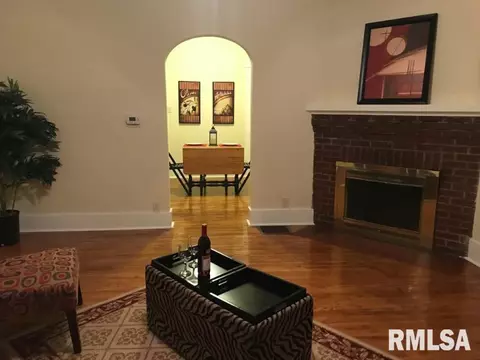 438 S Madison St, Macomb, IL 61455 photo 5