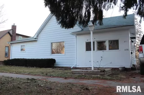 438 S Madison St, Macomb, IL 61455 photo 1