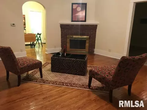 438 S Madison St, Macomb, IL 61455 photo 4
