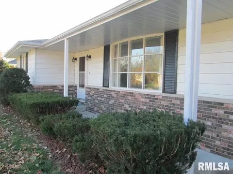 811 S Kickapoo Ln, Peoria, IL 61604 photo 31