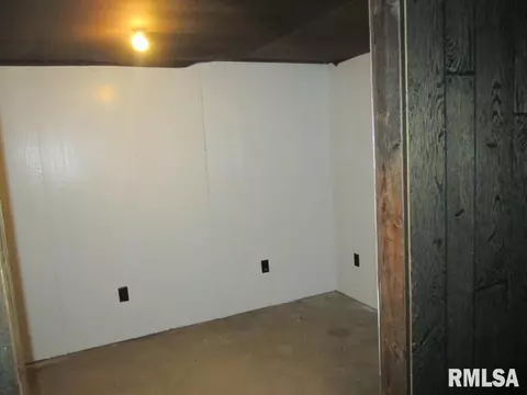 811 S Kickapoo Ln, Peoria, IL 61604 photo 40