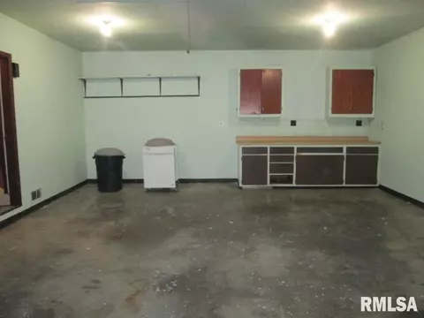 811 S Kickapoo Ln, Peoria, IL 61604 photo 26