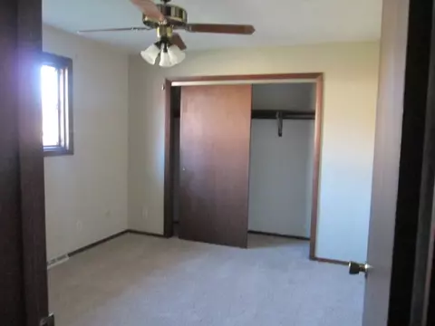 811 S Kickapoo Ln, Peoria, IL 61604 photo 15