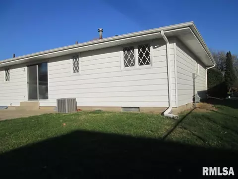 811 S Kickapoo Ln, Peoria, IL 61604 photo 37