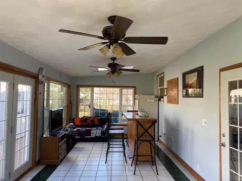 1325 E Locust St, Canton, IL 61520 photo 28