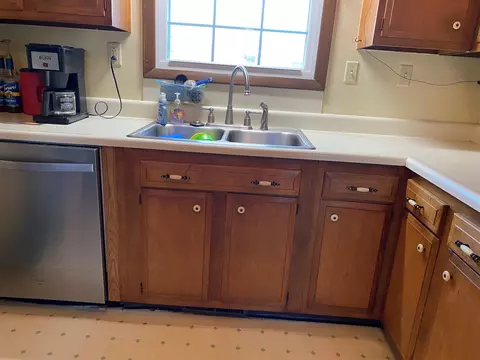 1325 E Locust St, Canton, IL 61520 photo 6