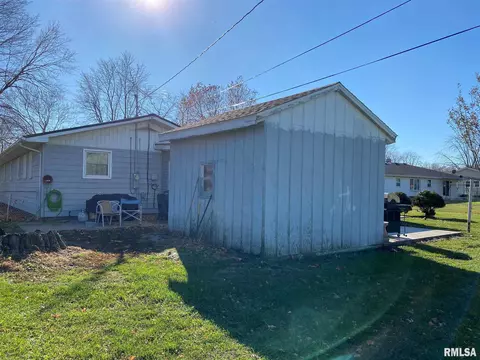 1325 E Locust St, Canton, IL 61520 photo 30