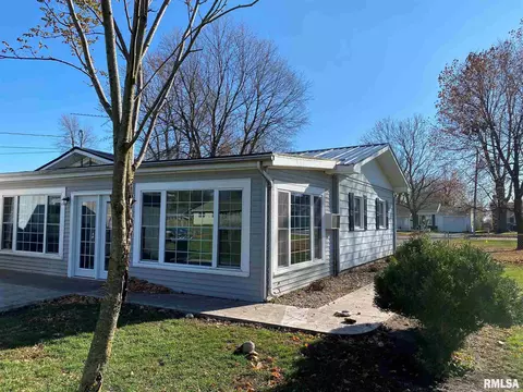 1325 E Locust St, Canton, IL 61520 photo 29