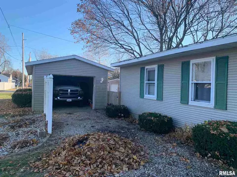 608 Robert St, Henry, IL 61537 photo 2