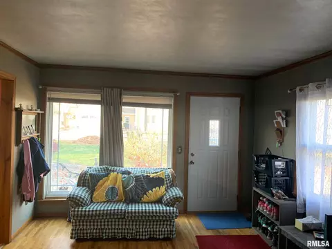 608 Robert St, Henry, IL 61537 photo 9