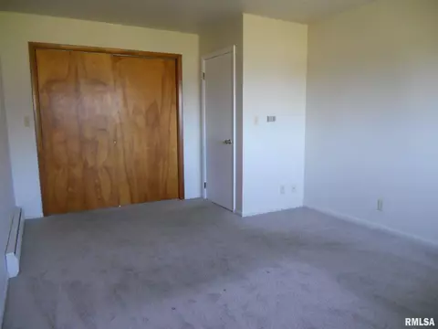 1102 E Grant St, Macomb, IL 61455 photo 7
