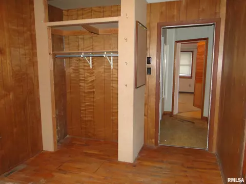 209 E Main St, Industry, IL 61440 photo 16