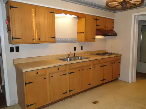209 E Main St, Industry, IL 61440 photo 11