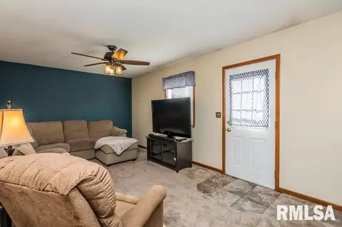 900 Oakwood Dr, Eureka, IL 61530 photo 14