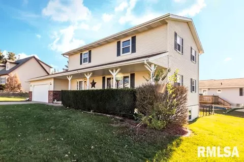900 Oakwood Dr, Eureka, IL 61530 photo 2