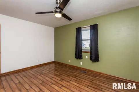 900 Oakwood Dr, Eureka, IL 61530 photo 25