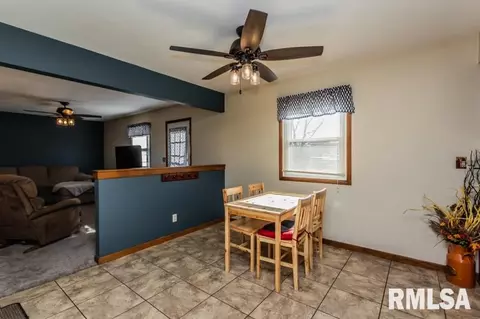 900 Oakwood Dr, Eureka, IL 61530 photo 12