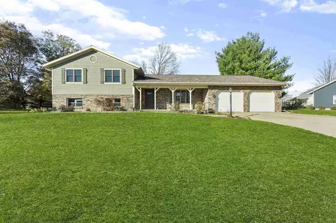602 Bayside Dr, Germantown Hills, IL 61548 photo 1