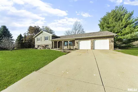 602 Bayside Dr, Germantown Hills, IL 61548 photo 2