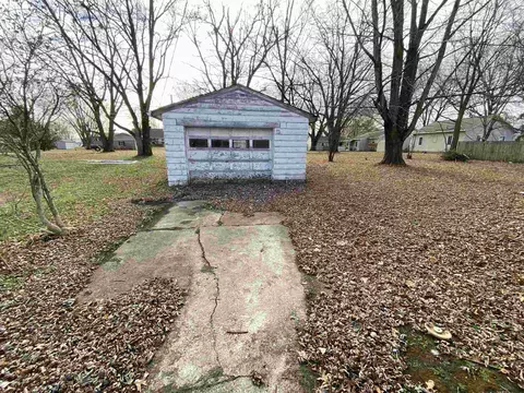 203 E Main St, Industry, IL 61440 photo 20