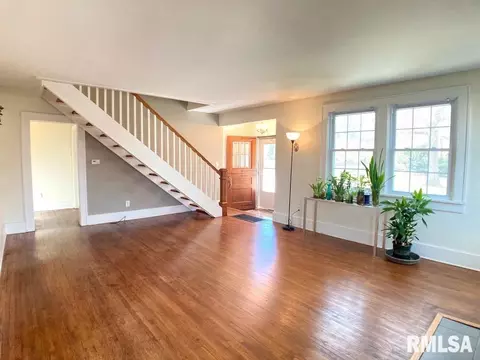 611 Memorial Dr, Macomb, IL 61455 photo 8