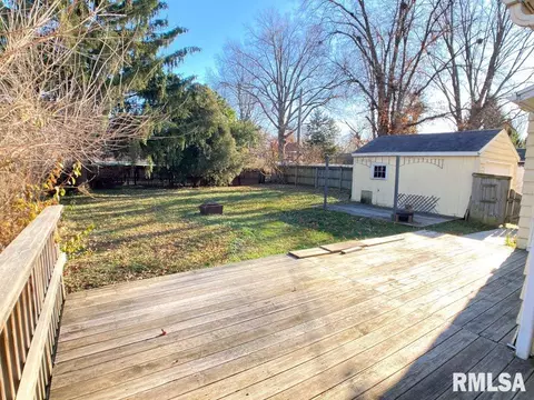 611 Memorial Dr, Macomb, IL 61455 photo 4