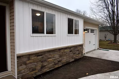 1217 E Locust St, Canton, IL 61520 photo 24