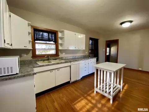 1206 S Johnson St, Macomb, IL 61455 photo 7