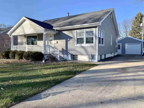 513 E Tyler St, Morton, IL 61550 photo 2