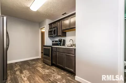205 W Gloria Dr, Eureka, IL 61530 photo 15