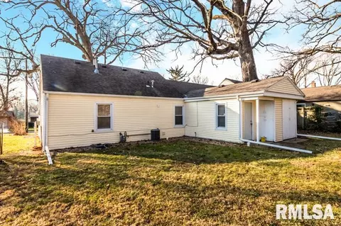 205 W Gloria Dr, Eureka, IL 61530 photo 37