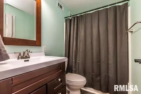 205 W Gloria Dr, Eureka, IL 61530 photo 19