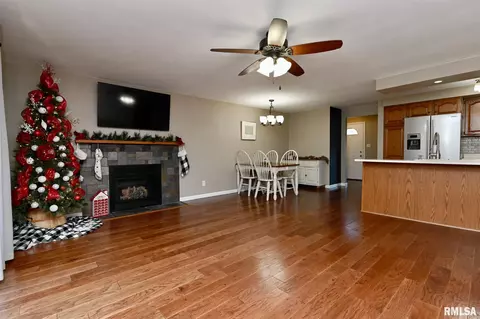 9711 W Dover Ct, Mapleton, IL 61547 photo 2