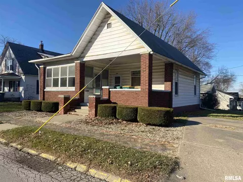 404 W Murray St, Macomb, IL 61455 photo 2