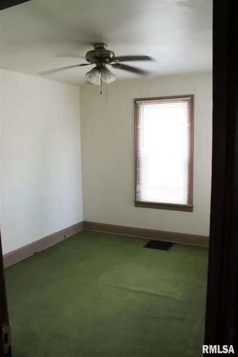 405 N Randolph St, Macomb, IL 61455 photo 11