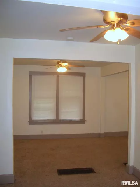 443 W Murray St, Macomb, IL 61455 photo 11