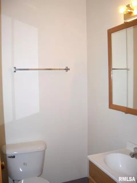 443 W Murray St, Macomb, IL 61455 photo 12