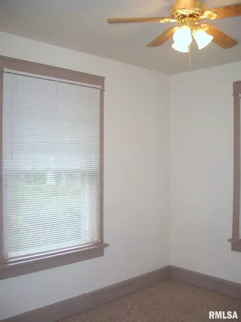 443 W Murray St, Macomb, IL 61455 photo 3